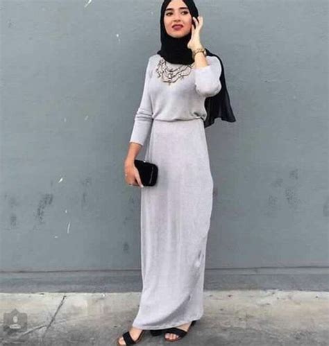 Hijab Outfit Meets Modesty Because It Covers Most Of The Body According To Her Religeon Street