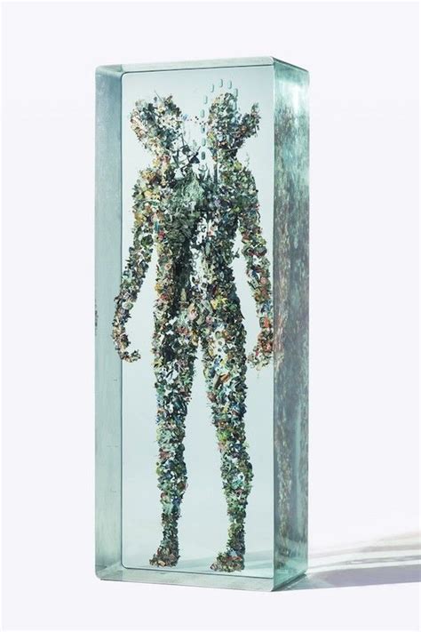 Collages Of 3d Human Forms Suspended In Glass By Dustin Yellin Arte Vetraria Installazioni Di