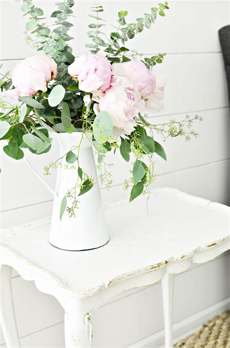 Shabby Chic French Country Table Makeover