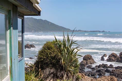 Woodpecker Bay Bach ~ Life On The Edge Cottages For Rent In