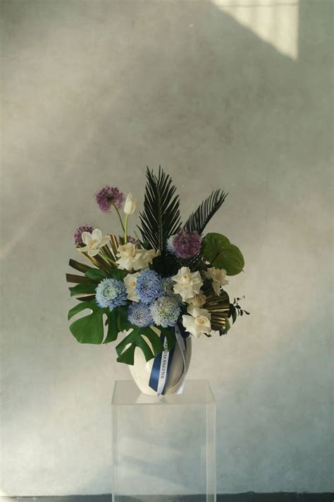 Persian Blue Vase Baleton Flowerchef