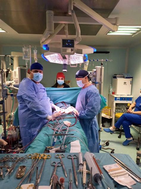 Intervenții chirurgicale cardiovasculare minim invazive la Spitalul