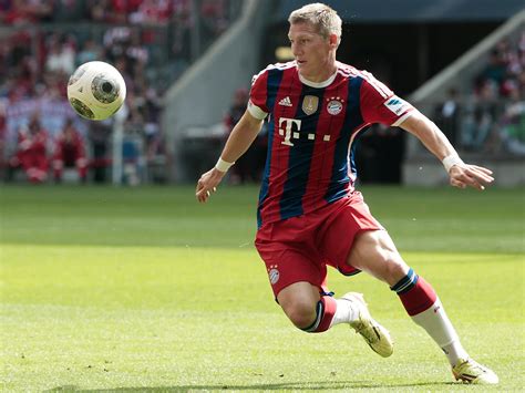 bastian schweinsteiger should give serious consideration to manchester united move says