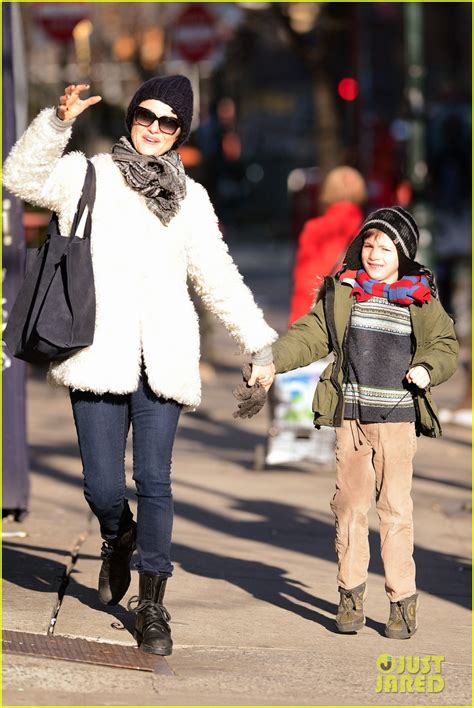 Rachel Weisz Morning Stroll With Henry Photo Celebrity Babies Darren Aronofsky