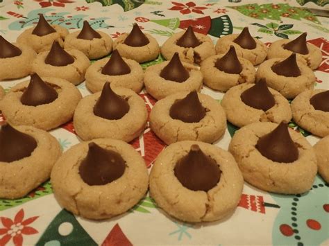 They're out of this world incredible. Hershey Kiss Gingerbread Cookies - Hershey S Chocolate Holiday Cookie House Kit / Hershey kiss ...