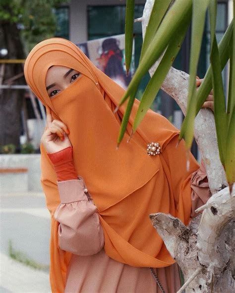 ในภาพอาจจะมี 1 คน Hijabi Girl Girl Hijab Hijab Outfit Hijab Dp Arab Girls Hijab Muslim