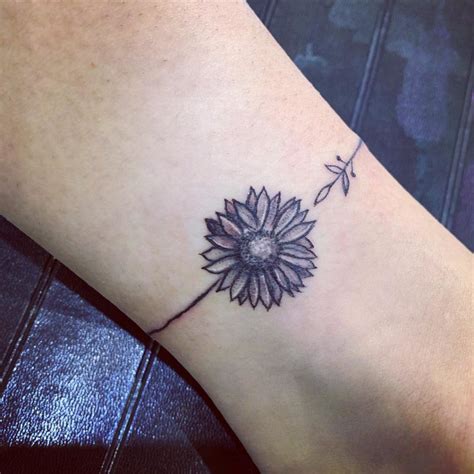 40 Simple Sunflower Tattoo Ideas That Will Make Yourself Mentally