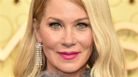 Christina Applegate Gets Candid About Her Ms Diagnosis At Hollywood Walk Of Fame Ceremony