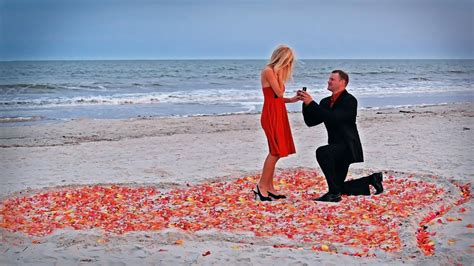 Couple Proposing In Beach Hd Couple Wallpapers Hd Wallpapers Id 67072