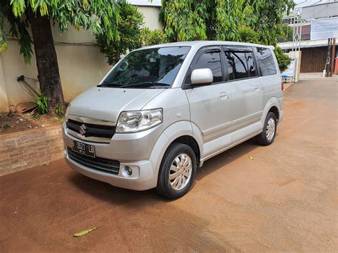 Daihatsu Luxio D M T Price Review And Specs For March