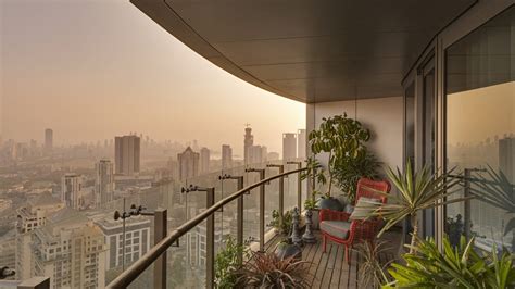 Mumbai Views Of The City Skyline Give This Apartment An International