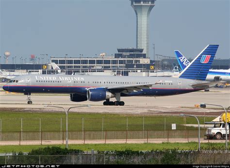 N562ua Boeing 757 222 United Airlines Gabriel Widyna Jetphotos