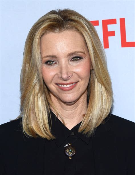 friends star lisa kudrow addresses nbc sitcom s lack of diversity