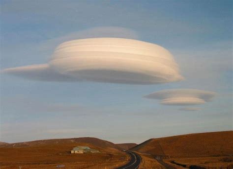 Lenticular Cloud Stationary Lens Shaped Clouds That Form In The