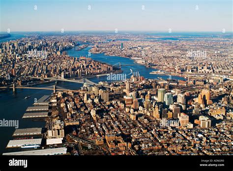 Luftaufnahme über Brooklyn New York City East River Waterfront Piers