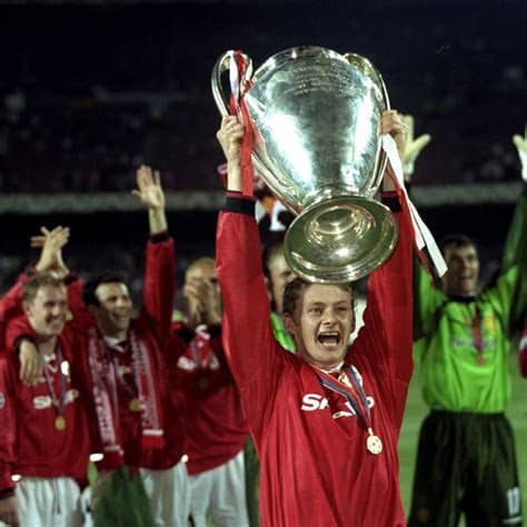 Ole gunnar solskjaer former footballer from norway second striker last club: Ole Gunnar Solskjaer's Top 5 Moments for Manchester United ...