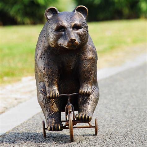 19 Entertaining Animal Statue Outdoor Spring Decorations