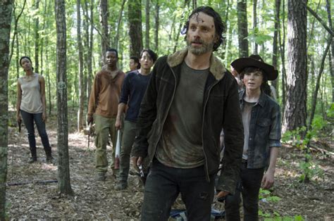 The Walking Dead Recap Season 5 Episode 1 No Sanctuary Slant