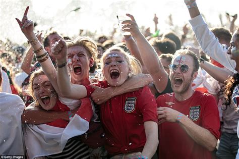 England Fans Cry And Drown Their Sorrows After World Cup Loss Daily