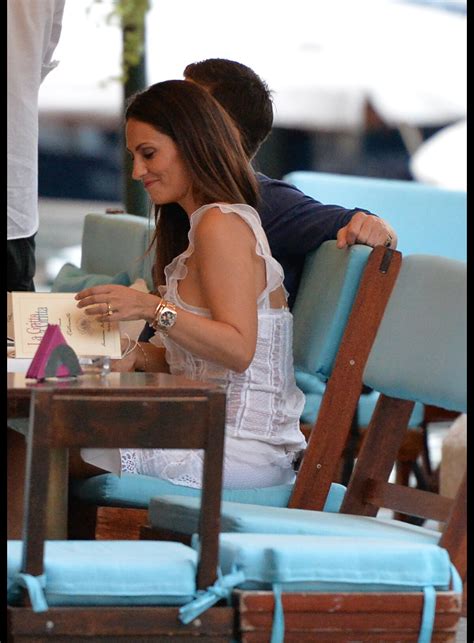 Vidéo Xavi Alonso and wife Nagore Aramburu relax in Portofino Italy