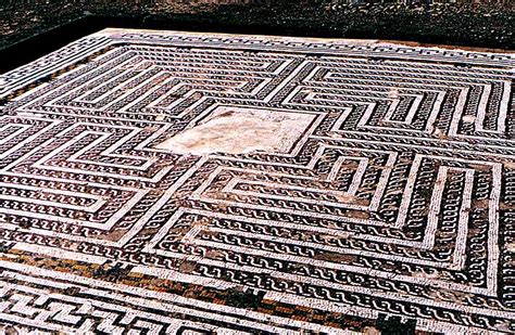 Roman Labyrinth Mosaic From Itálica Spain Labyrinth Meaning Labyrinth