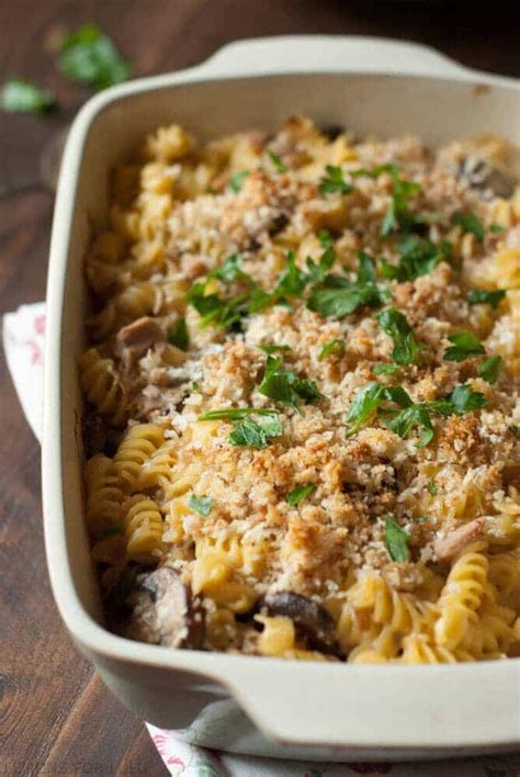 This easy tuna noodle casserole is a comforting and reliable classic dish perfect for a busy weeknight and budget friendly! Tuna Noodle Casserole - LemonsforLulu.com