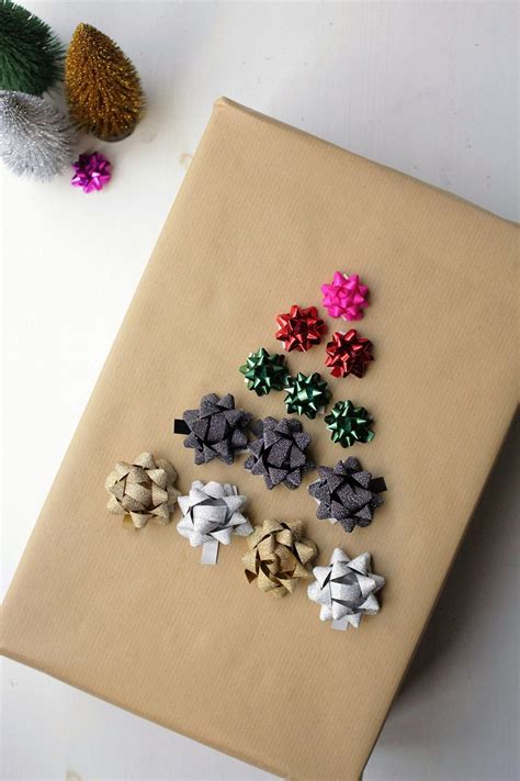 Stamp on designs and let dry. 5 gift wrapping ideas with brown paper