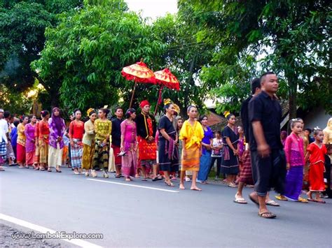 Nyongkolan Sasak Traditional Wedding Procession East Lombok Indonesia For More Information