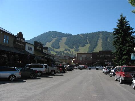 Jackson Wyoming Jackson Is A Town In The Jackson Hole Val Flickr