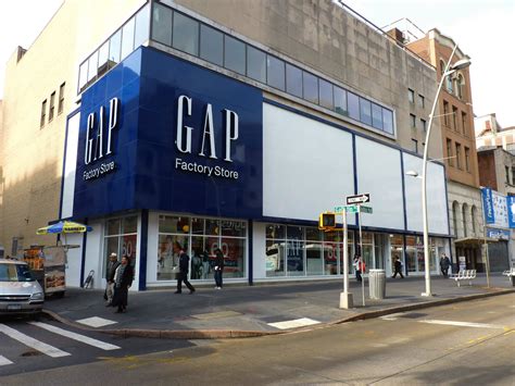Mcbrooklyn Best Time To Shop At The New Gap In Downtown Brooklyn