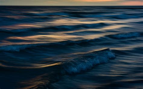 Download Wallpaper 3840x2400 Sea Water Waves Sunset 4k Ultra Hd 16