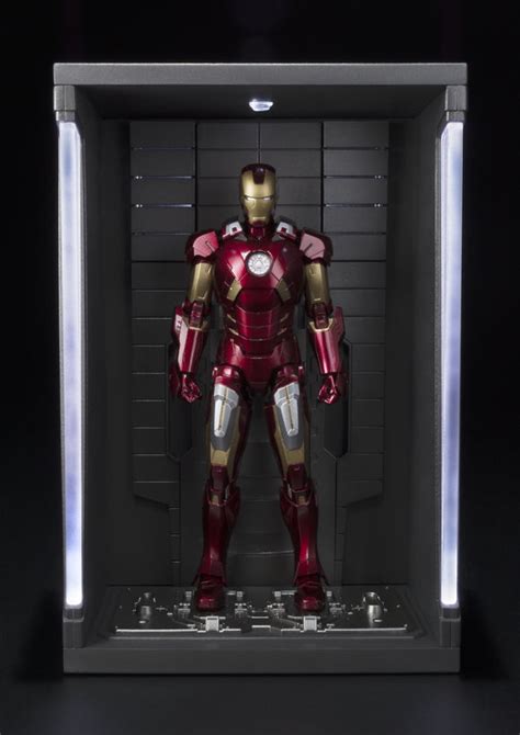 S H Figuarts Marvel The Avengers Iron Man Mark 7 And Hall Of Armor