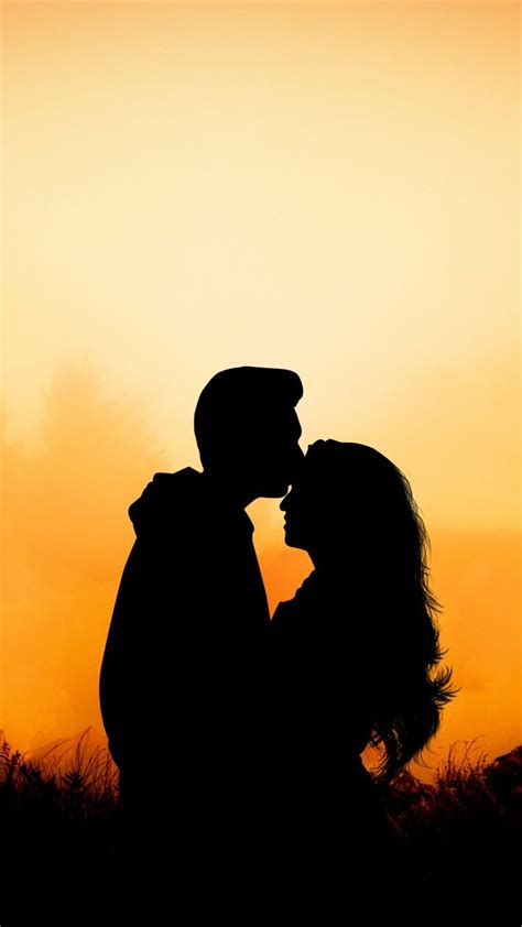 Couple Hug Kiss Love Outdoor Sunset 720x1280