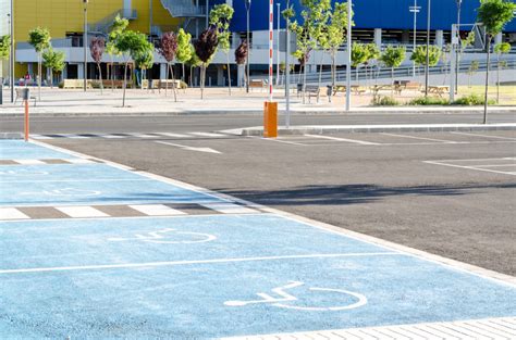 Une verbalisation sur une telle place, dans un parking fermé et donc non ouvert à la circulation publique n'est pas légale. PV handicap : aux États-Unis les passants verbalisent le ...