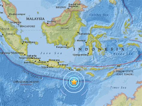 Strong Quake Rattles Indonesias Lombok No Tsunami Today