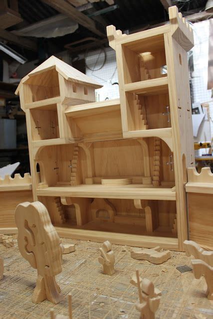 The easy indoor playhouse plans. The Elves and the Wood Botherer: In the Workshop inside ...