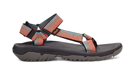 Best Hiking Sandals Review And Buying Guide In 2023 Task And Purpose