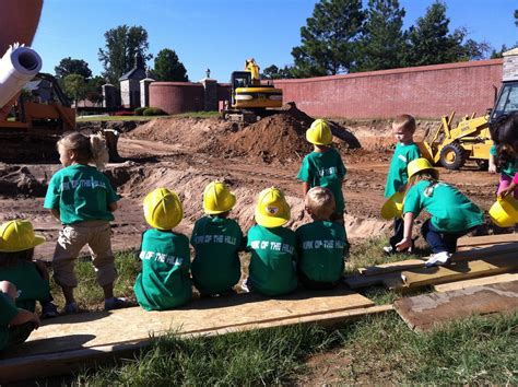 These preschool activities are sure to bring a smile to your child's face, and provide her with wonderful learning opportunities at the same time. Excelling at Preschool: Theme: Construction