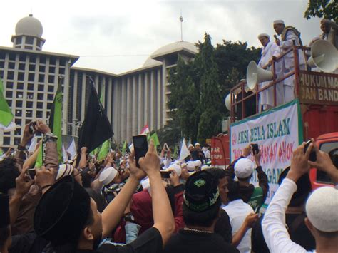 Saksikan 5000 Orang Turun Ke Jalan Dalam ‘aksi Bela Islam Tolak Ahok