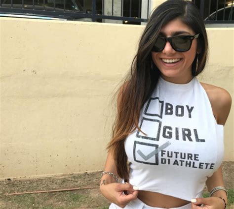 Ex Atriz Pornô Mia Khalifa Posta Fotos Provocantes E Quebra A Internet