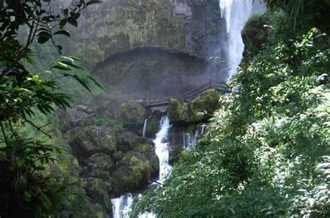 El Chorro De Giron Huge Waterfall Near Cuenca Ecuador Storyteller