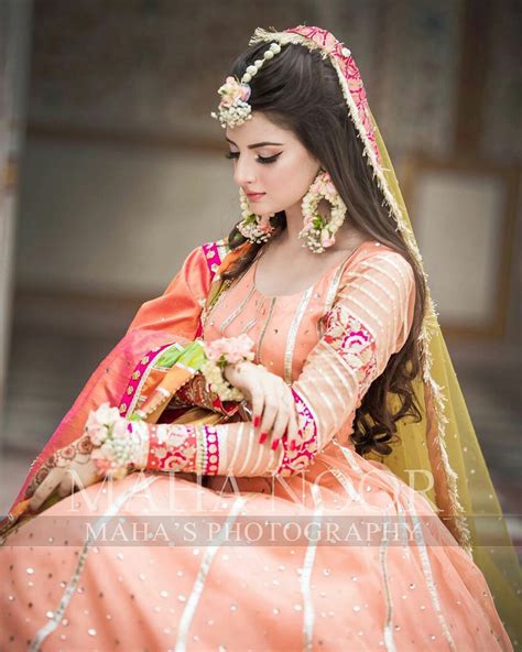 Pakistani Mehendi Bride Bridal Mehndi Dresses Indian Bridal Fashion