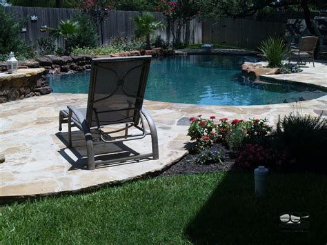 Stepping stones in a garden can create a path or patio. Pin by Monique Kazadi on Pool ideas | Pool builders ...