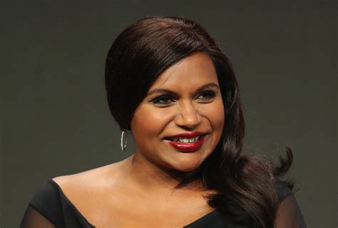 Mindy Kaling Officially Confirms Shes Pregnant Watch Now Mindy