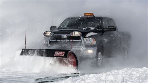 A Beginners Guide To Plowing Snow With A Heavy Duty Truck Autoblog