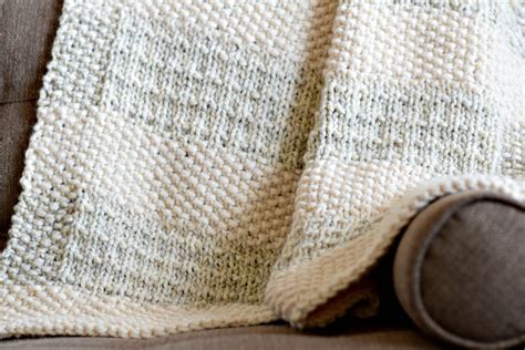 These knit baby blankets may even become family heirlooms passed down from generation to generation. Easy Heirloom Knit Blanket Pattern - Mama In A Stitch