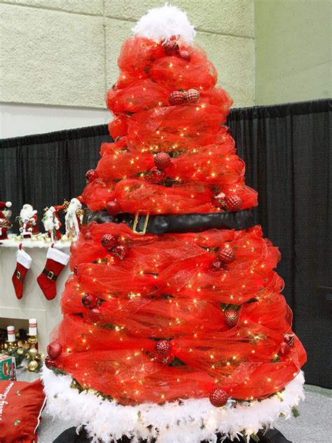 11 Awesome And Unique Christmas Tree Ideas For This Year