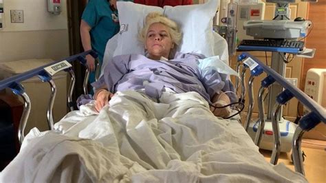 Beth Chapman Rushed To Hospital Breathing Issues