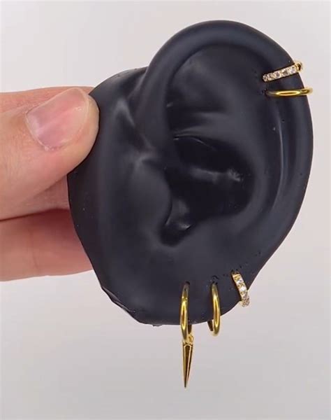 Yelena Belova Earrings Inspo 𓆩 ︎𓆪 Earings Piercings Pretty Ear