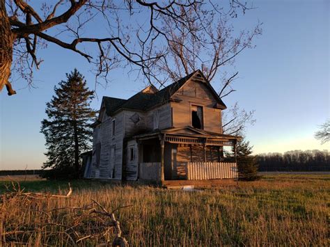 Abandoned Farmhouse Somewhere In Northern Michigan X